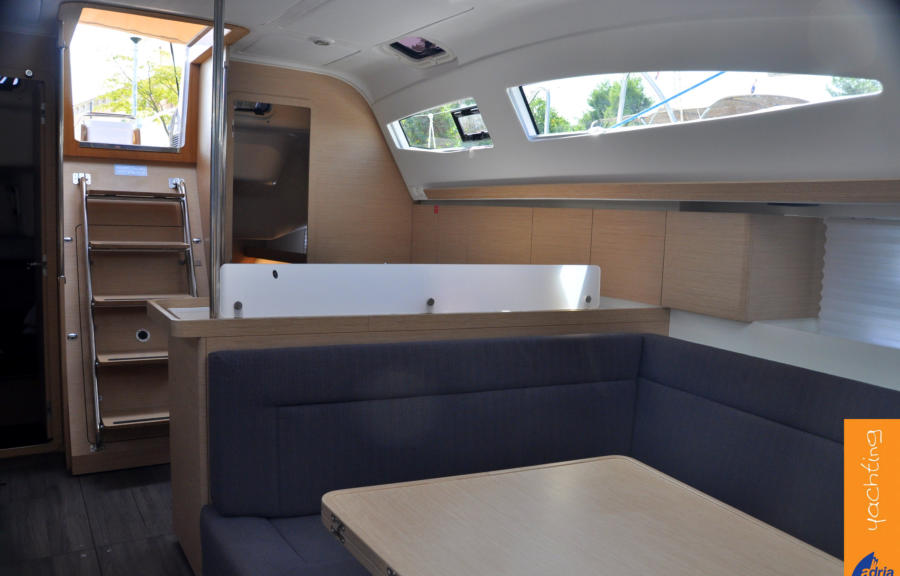 Salon von Elan Impression 45 HighAS zu mieten in Izola in Slowenien