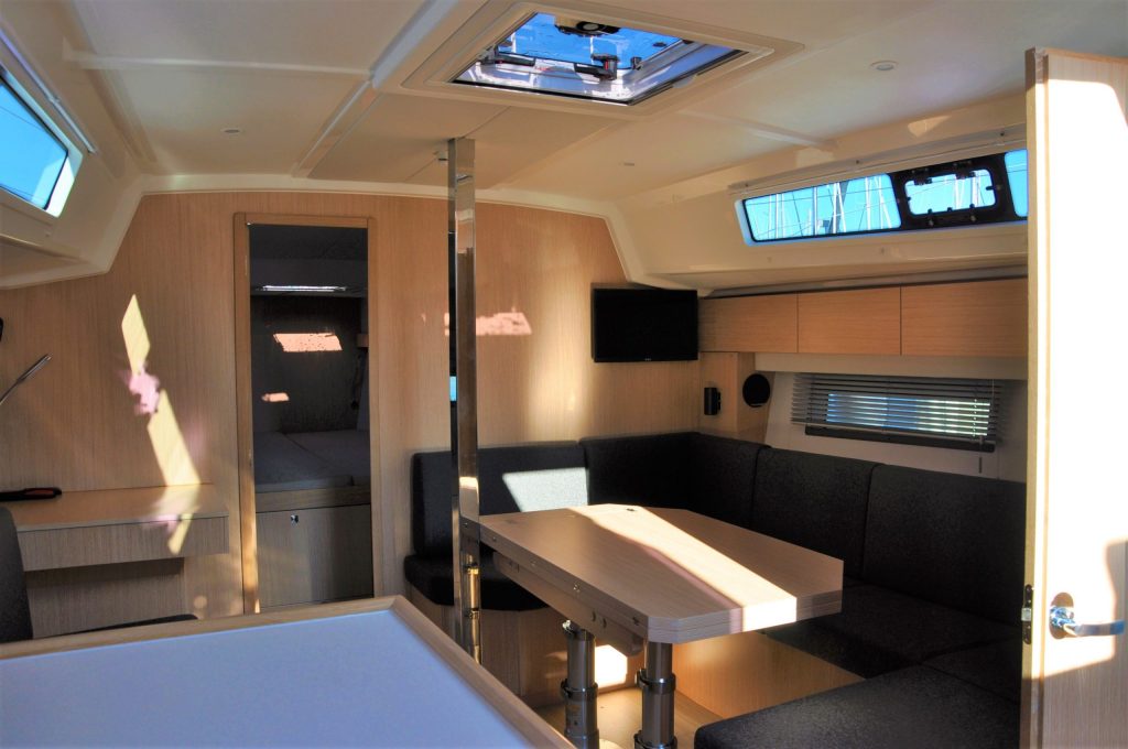 Saloon in Bavaria C42 Hope I for charter in Izola in Slovenia