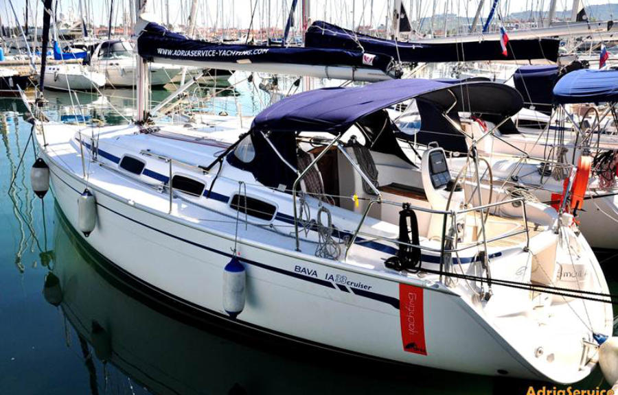 Jadrnica Bavaria 33 Cruiser Small AS v Marini Izola v Sloveniji