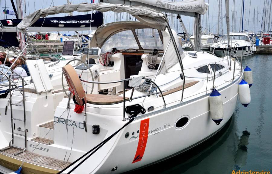 Jadrnica Elan 384 Impression Orca O v Marini Izola v Sloveniji